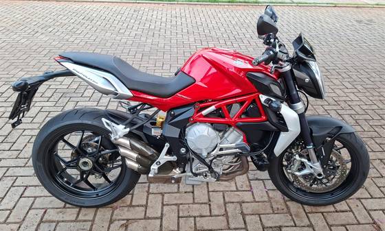 MV AGUSTA BRUTALE 800 